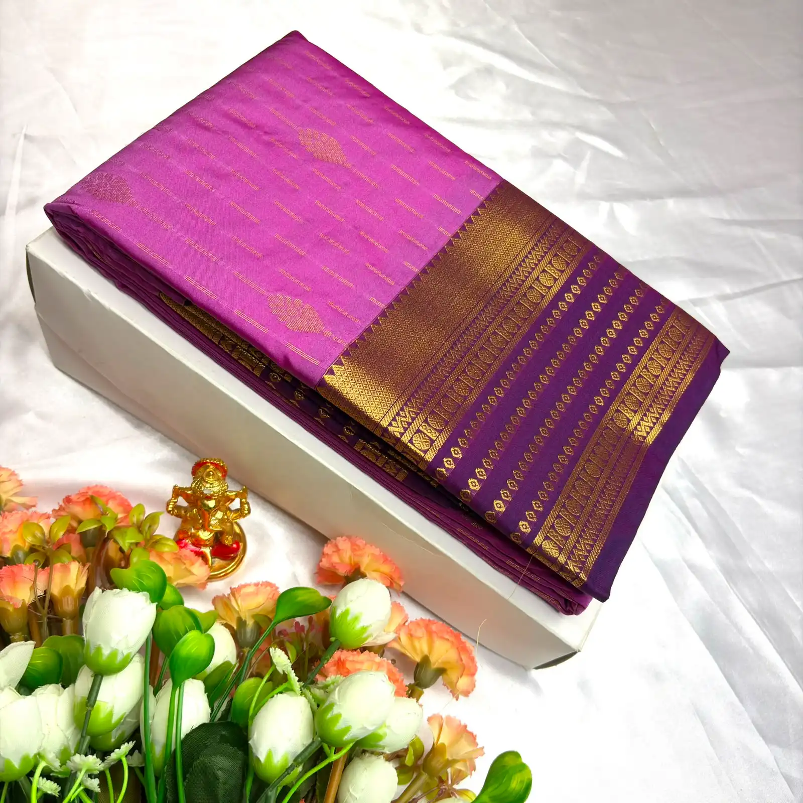 Heritage Geometric Butta Weave Contrast Border Semi Kanchipuram Silk Saree